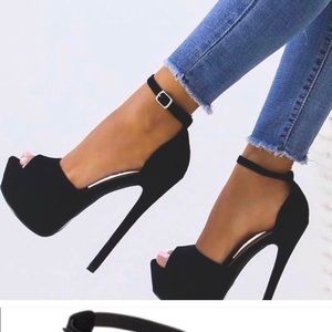 NWOT Jessica Simpson Beeya Heels